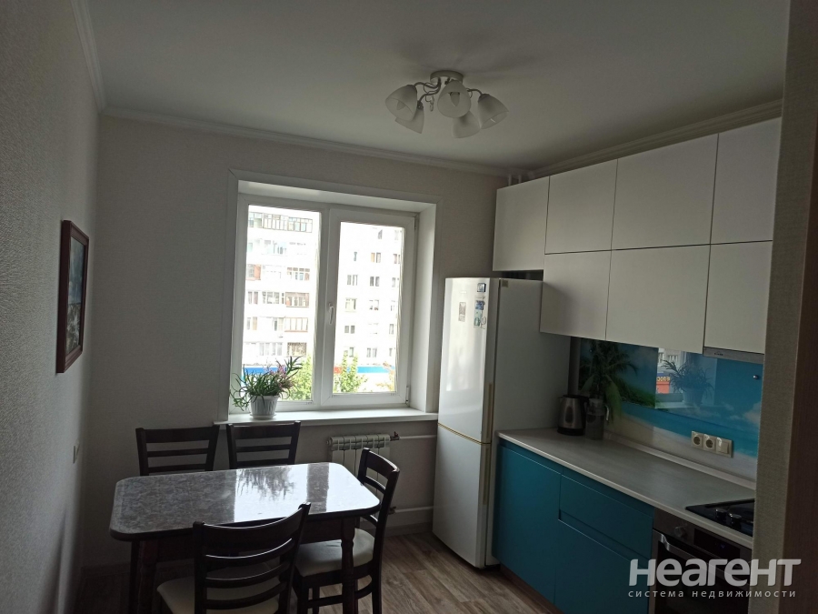 Продается Многокомнатная квартира, 82 м²