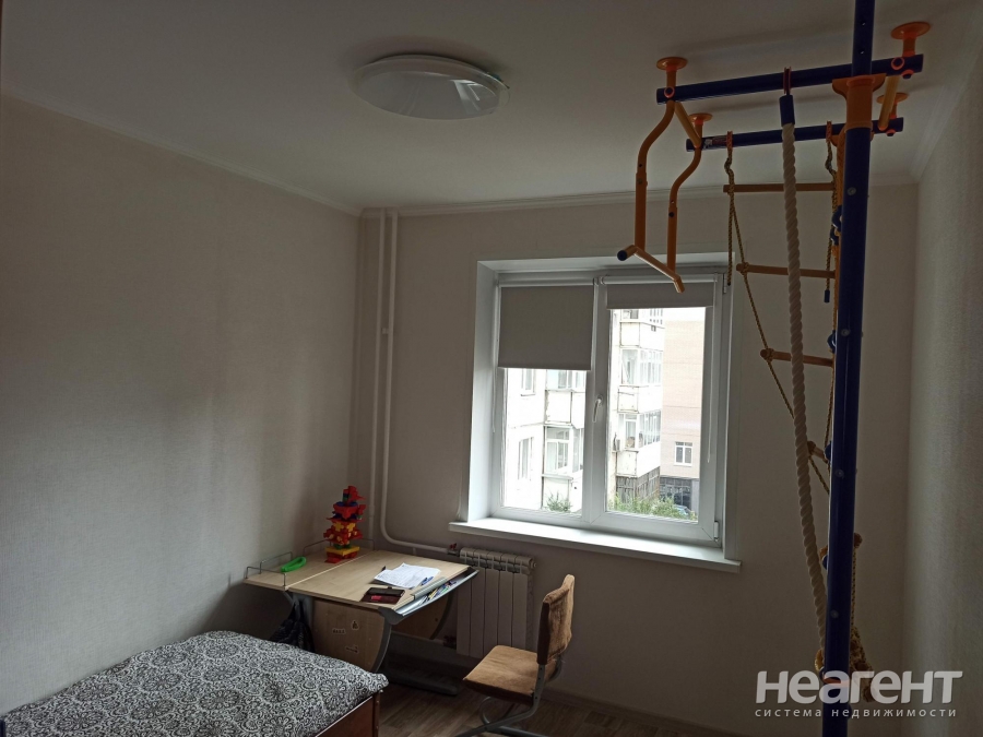 Продается Многокомнатная квартира, 82 м²