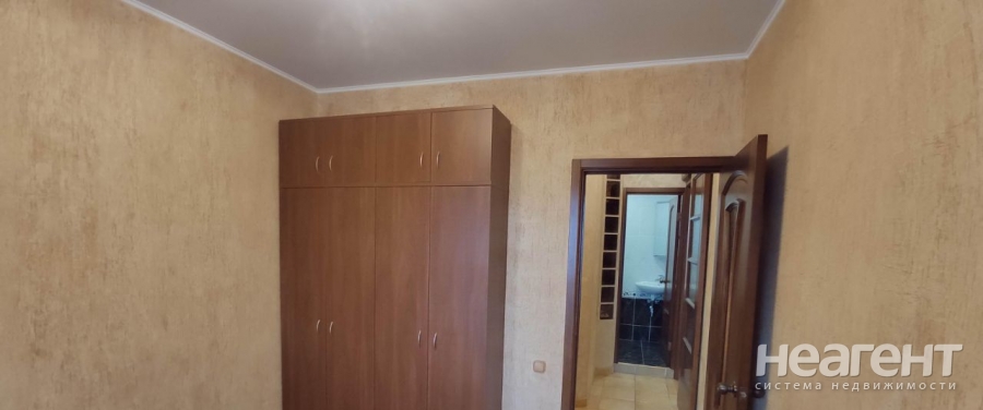 Продается Многокомнатная квартира, 82,2 м²