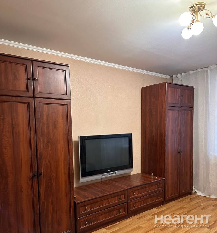 Продается 1-комнатная квартира, 43 м²