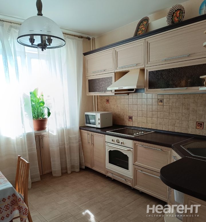 Сдается Многокомнатная квартира, 117,6 м²