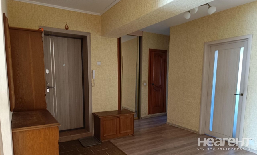 Сдается Многокомнатная квартира, 117,6 м²