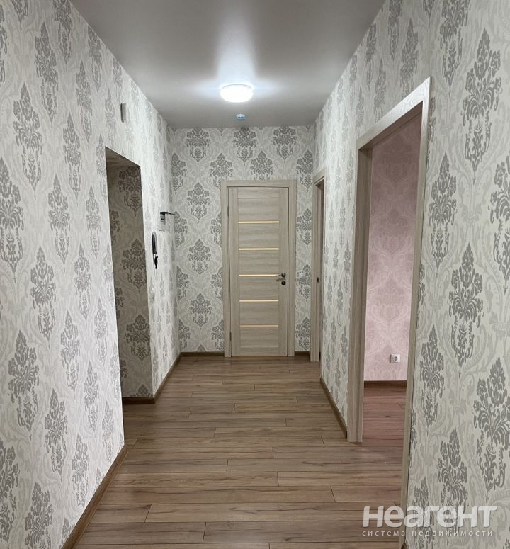 Сдается 2-х комнатная квартира, 72 м²