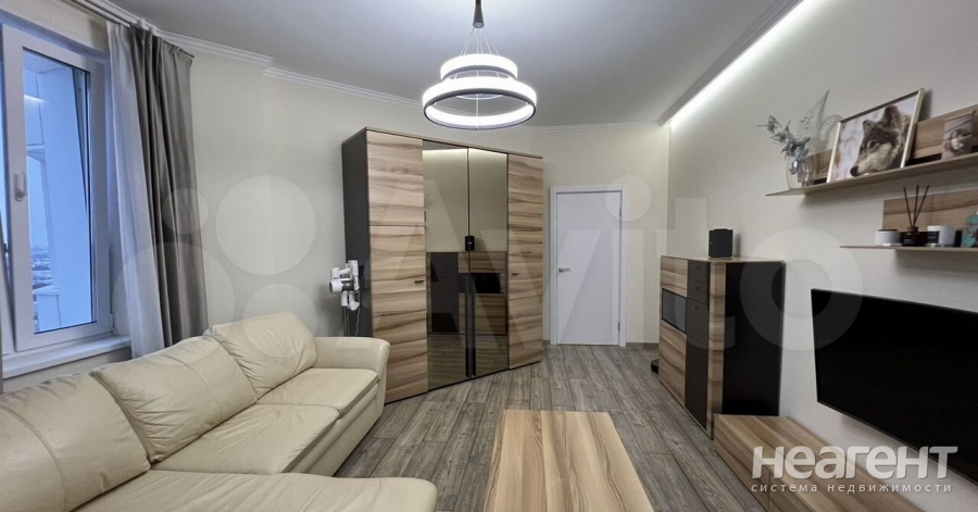 Продается 1-комнатная квартира, 42,6 м²