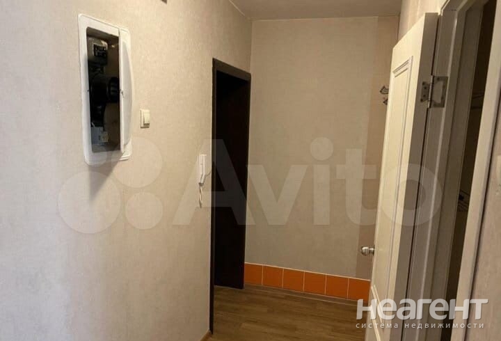 Продается 1-комнатная квартира, 32 м²