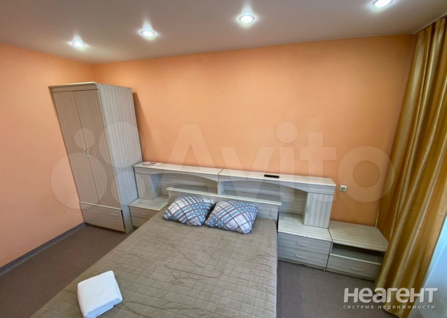 Продается 1-комнатная квартира, 32 м²