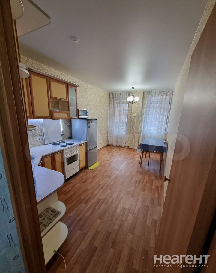 Сдается 1-комнатная квартира, 47 м²