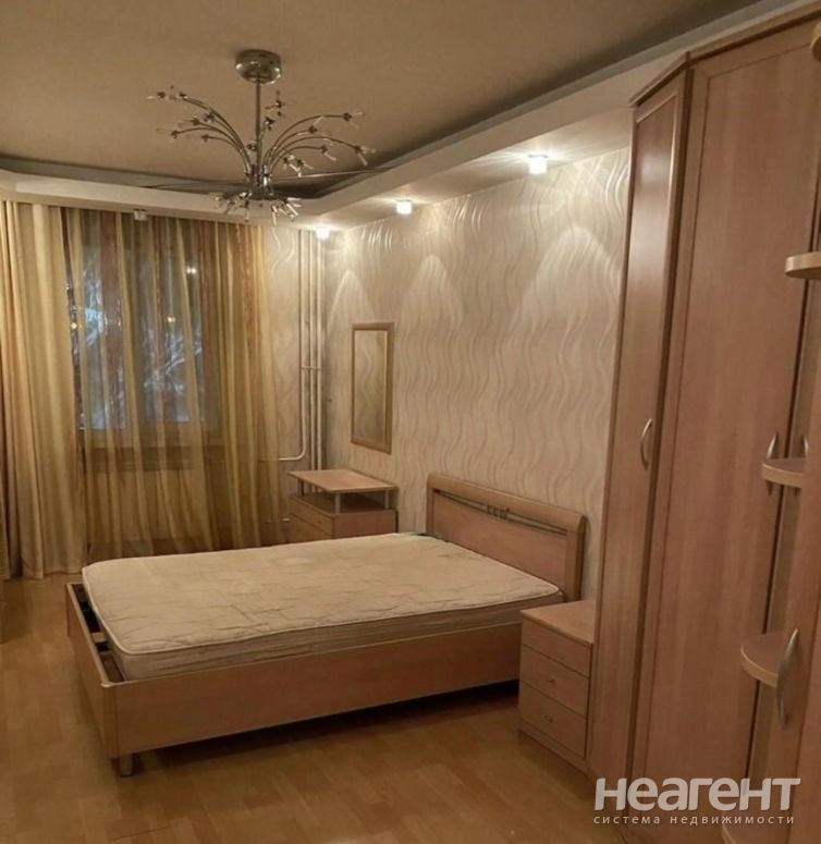 Продается Многокомнатная квартира, 82 м²