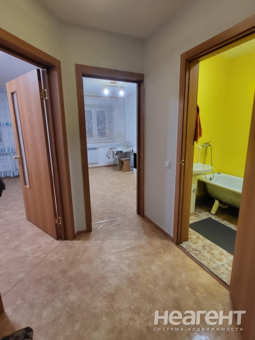 Сдается 1-комнатная квартира, 39 м²