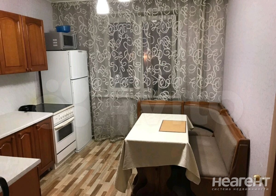 Сдается 2-х комнатная квартира, 62 м²