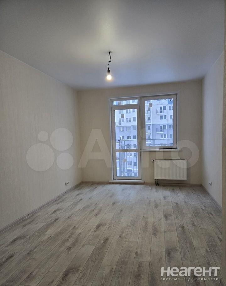 Продается 1-комнатная квартира, 37 м²