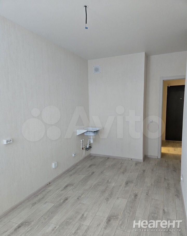 Продается 1-комнатная квартира, 37 м²