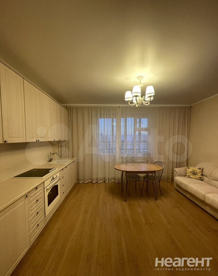 Продается 1-комнатная квартира, 40 м²