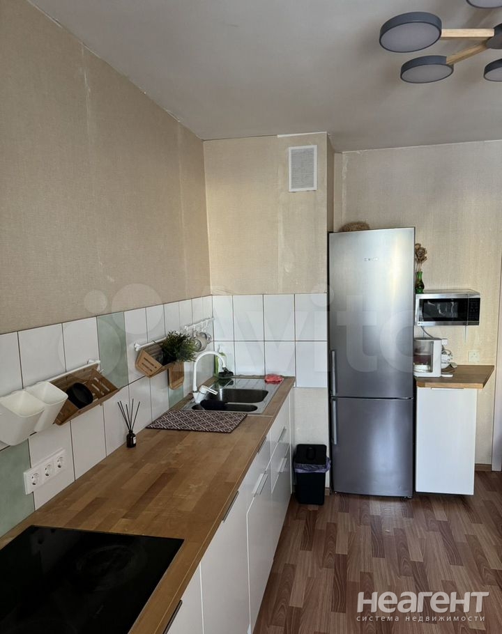 Продается 1-комнатная квартира, 42,9 м²