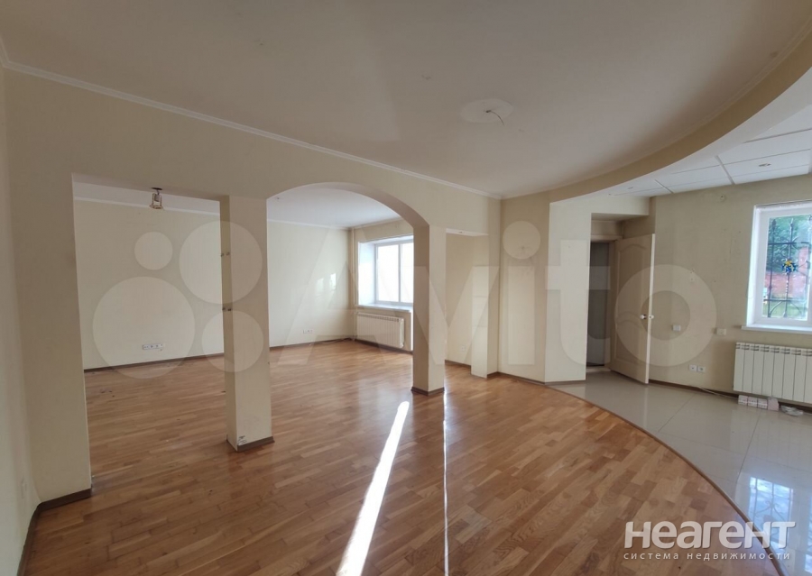 Продается Многокомнатная квартира, 157 м²