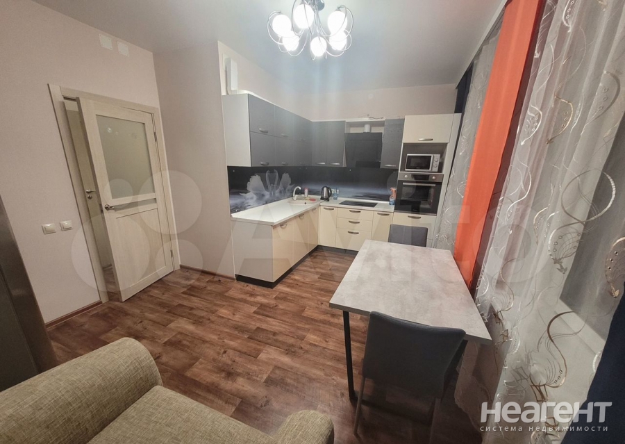 Сдается 1-комнатная квартира, 42,9 м²