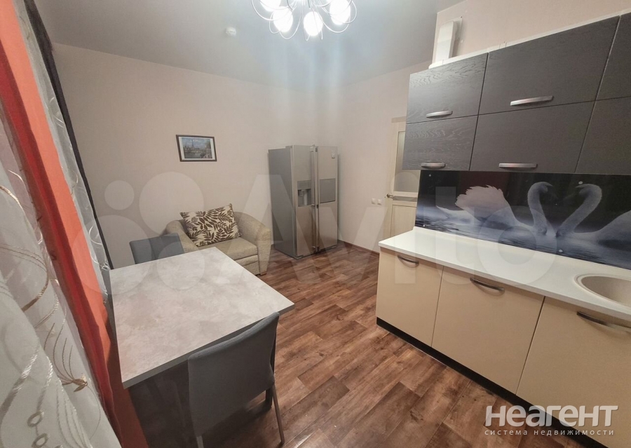 Сдается 1-комнатная квартира, 42,9 м²