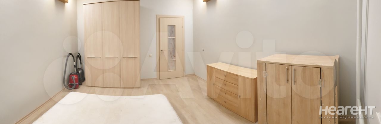 Сдается 1-комнатная квартира, 80 м²