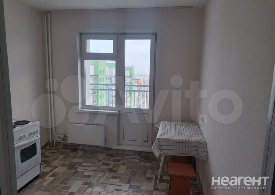 Продается 1-комнатная квартира, 38 м²