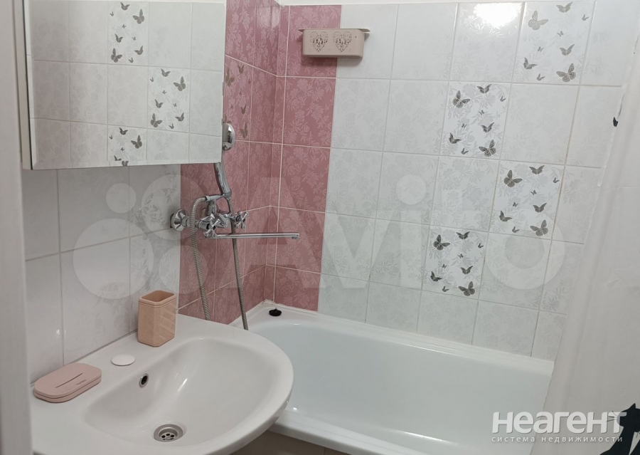 Сдается 1-комнатная квартира, 41 м²