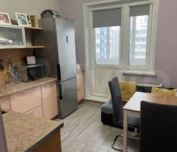 Продается 1-комнатная квартира, 32 м²