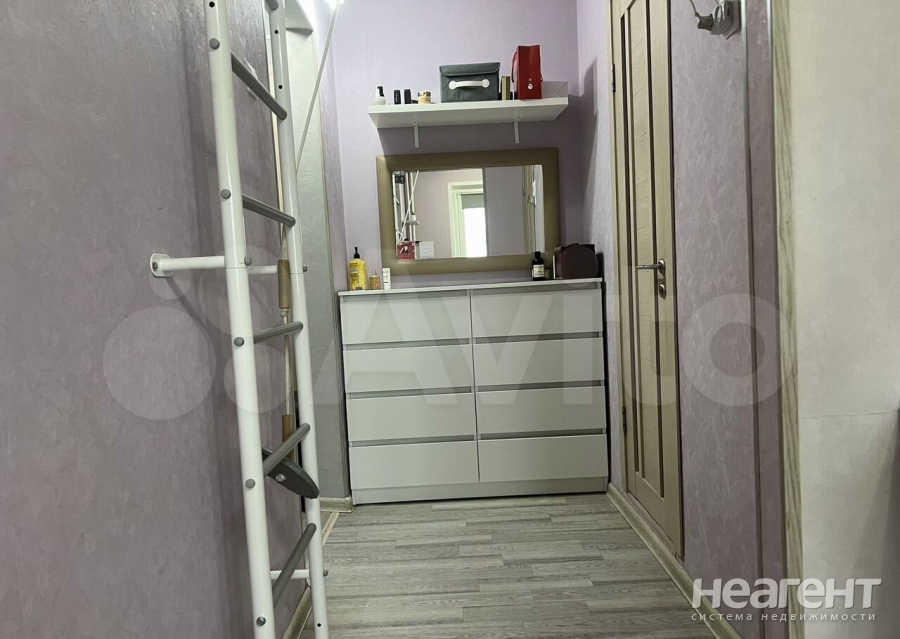 Продается 1-комнатная квартира, 32 м²