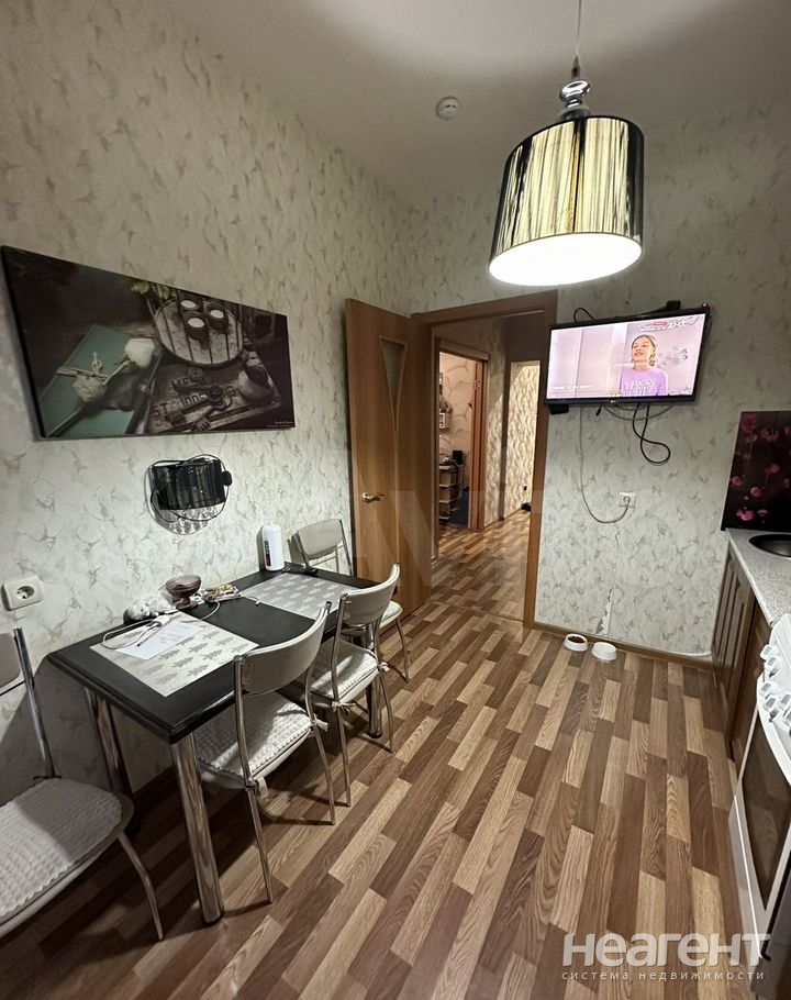 Продается 1-комнатная квартира, 42,8 м²