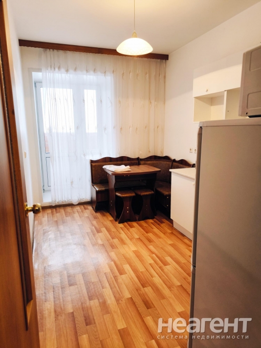 Сдается 1-комнатная квартира, 42 м²