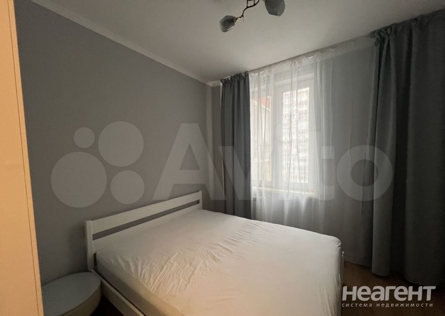 Сдается 1-комнатная квартира, 39 м²