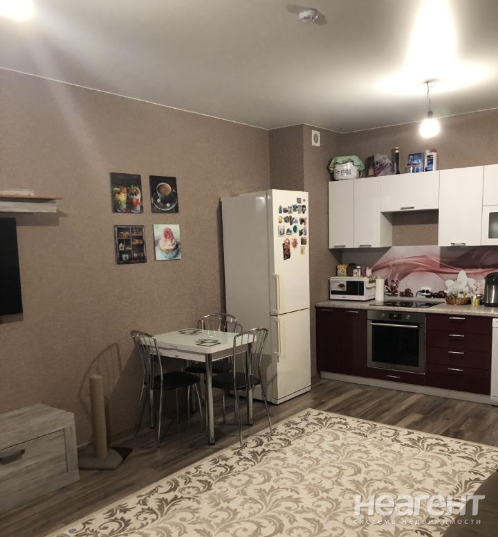 Продается 1-комнатная квартира, 46,7 м²