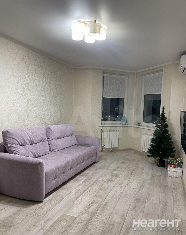 Продается 1-комнатная квартира, 46 м²