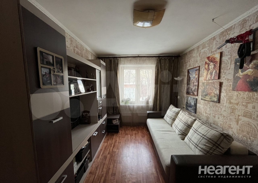 Продается Многокомнатная квартира, 90,6 м²