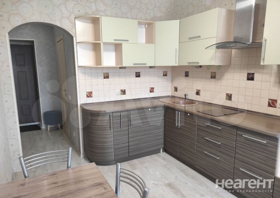 Сдается 1-комнатная квартира, 40 м²