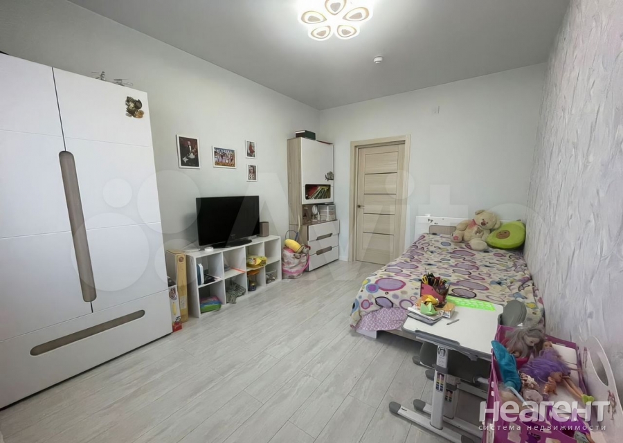 Продается 3-х комнатная квартира, 77 м²