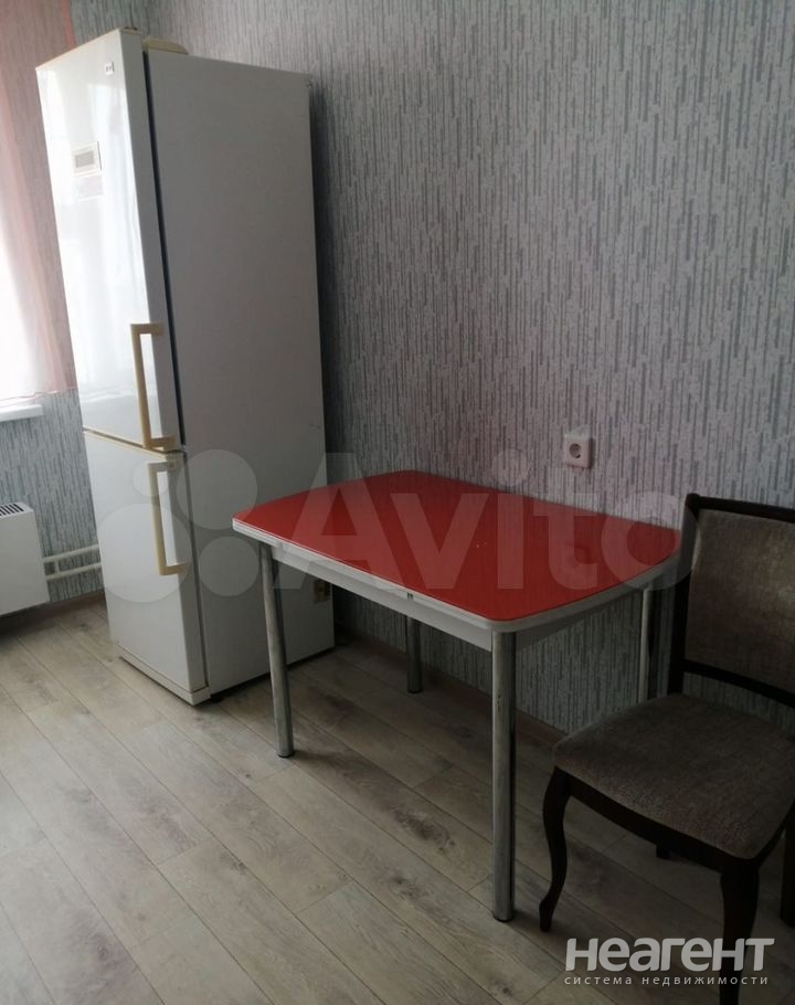 Сдается 2-х комнатная квартира, 60 м²