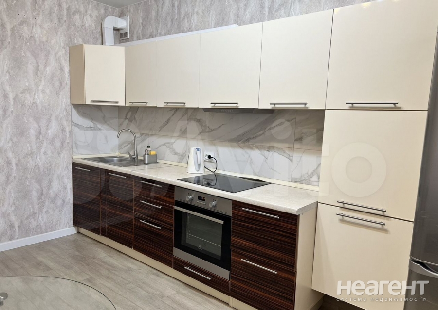 Сдается 1-комнатная квартира, 46,7 м²