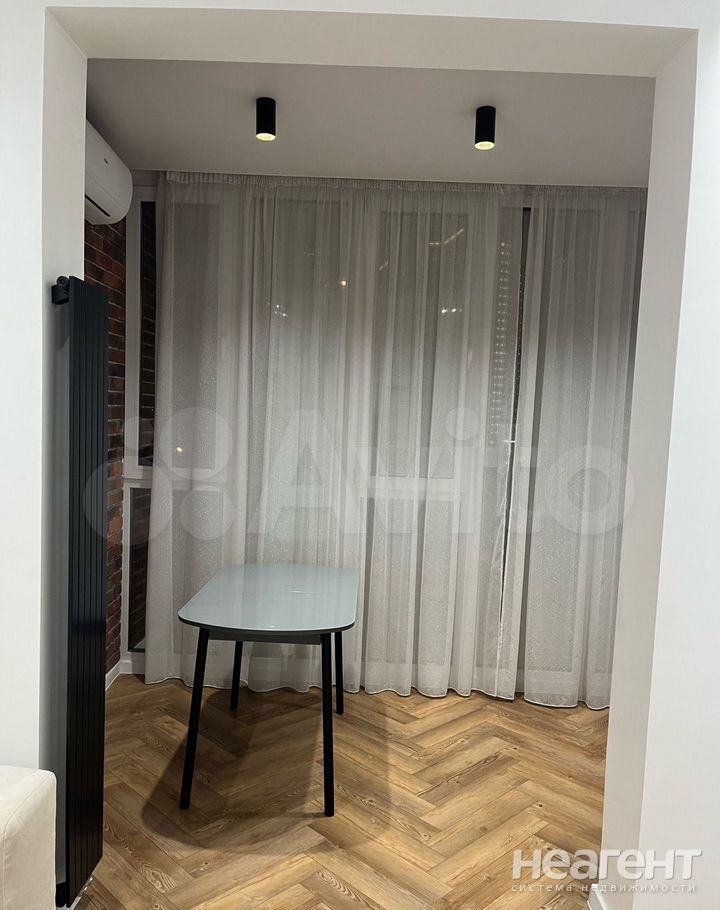 Сдается 1-комнатная квартира, 38 м²