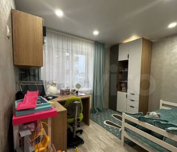 Продается Многокомнатная квартира, 76 м²