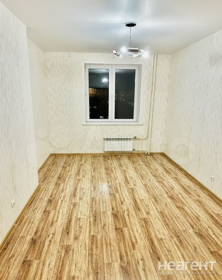 Продается 1-комнатная квартира, 42,7 м²