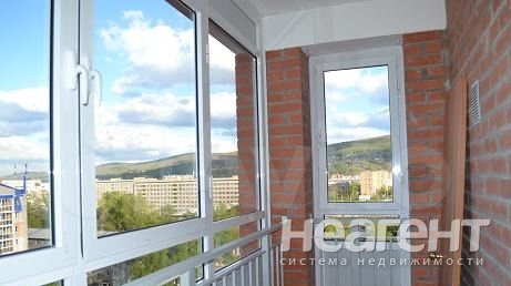 Сдается 1-комнатная квартира, 49 м²