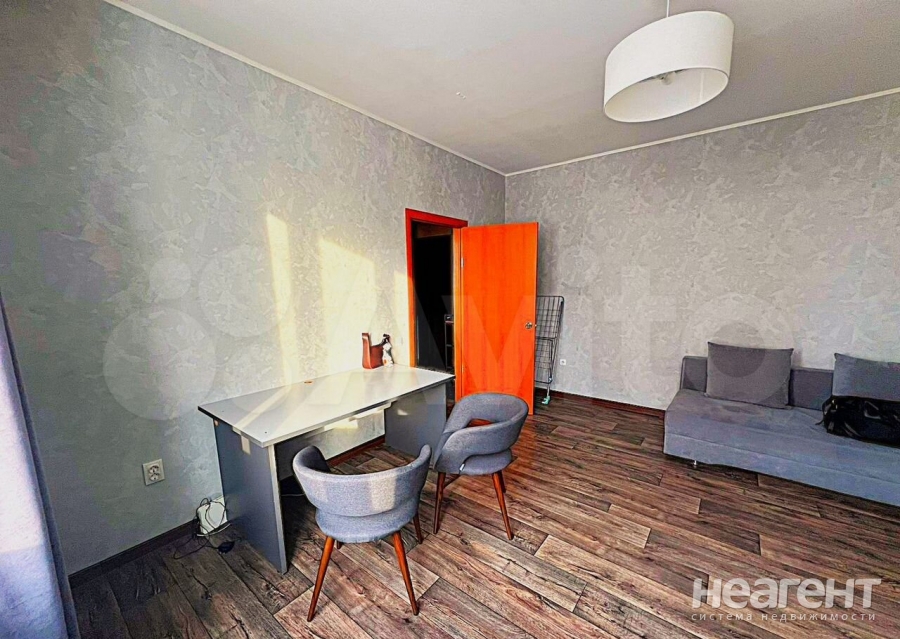 Продается 1-комнатная квартира, 36 м²