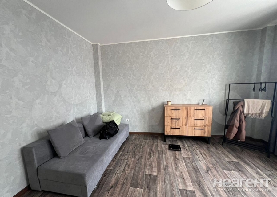 Продается 1-комнатная квартира, 36 м²