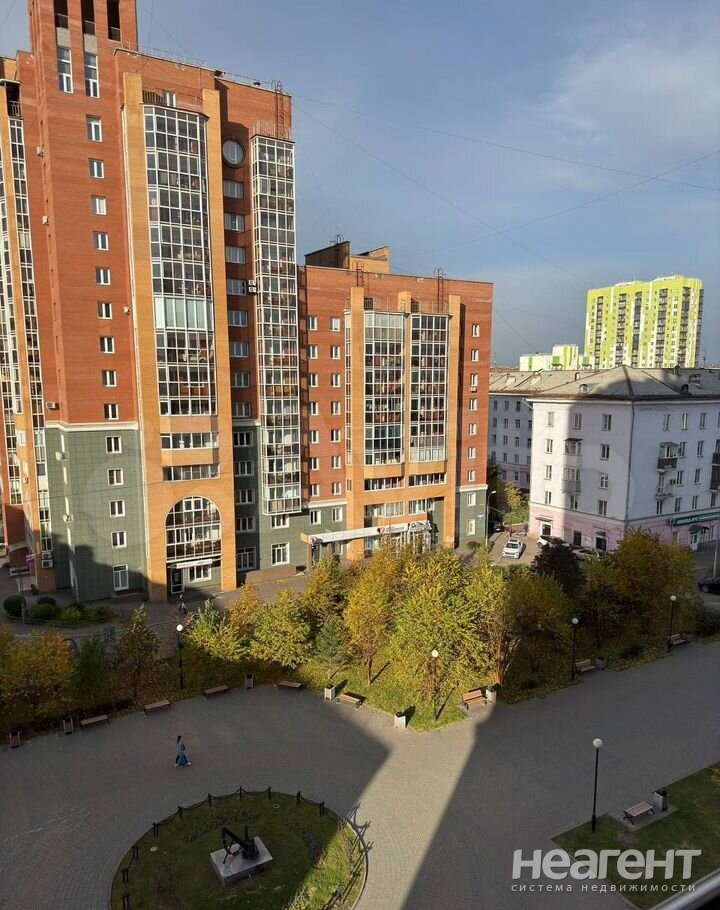 Продается 1-комнатная квартира, 49 м²