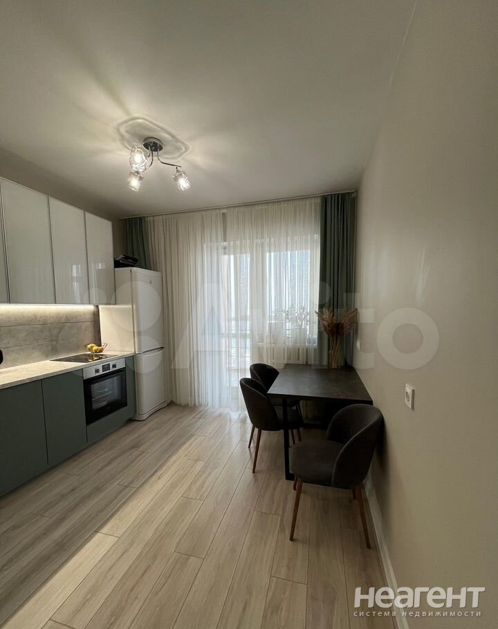 Продается 1-комнатная квартира, 39 м²