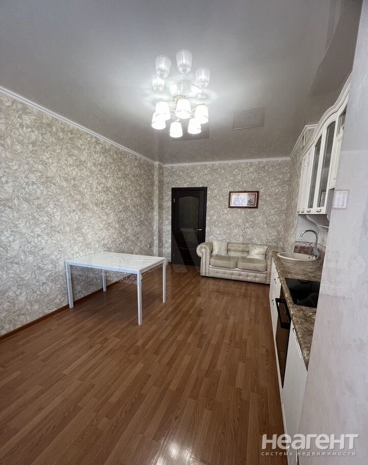 Продается 1-комнатная квартира, 51,9 м²