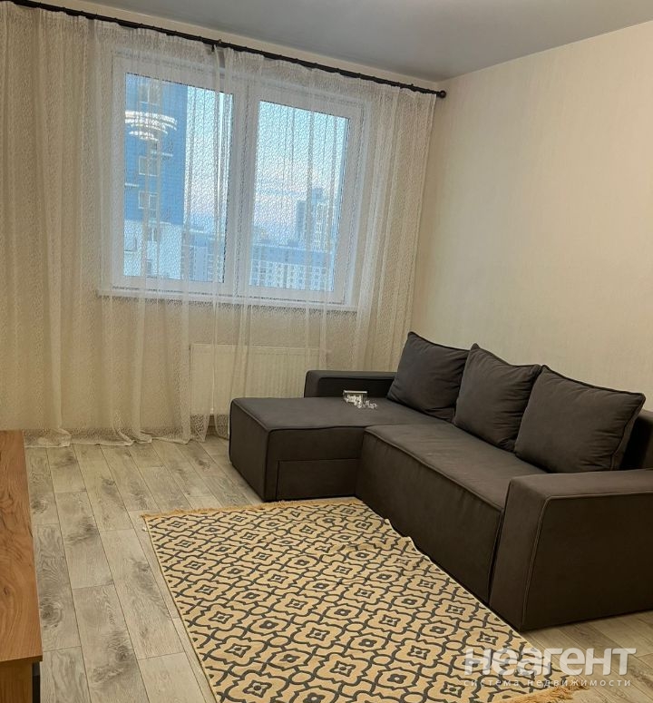 Сдается 1-комнатная квартира, 37 м²