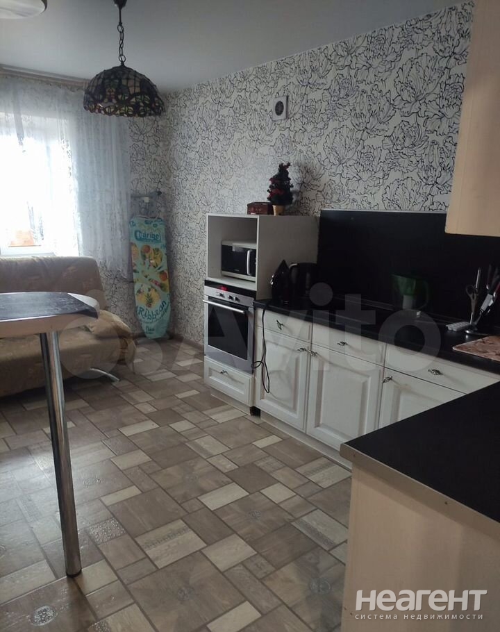 Сдается 1-комнатная квартира, 50 м²