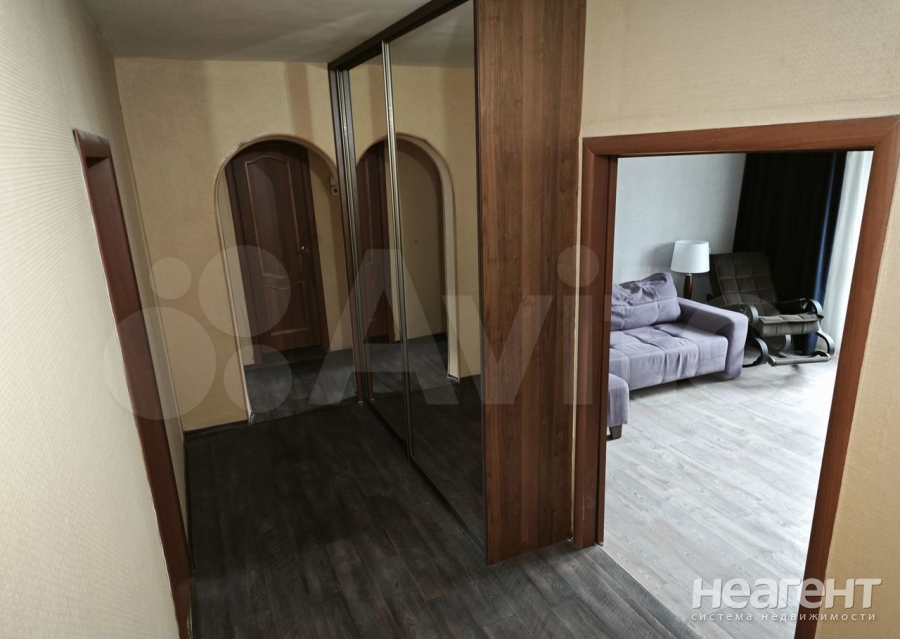 Продается Многокомнатная квартира, 80,4 м²