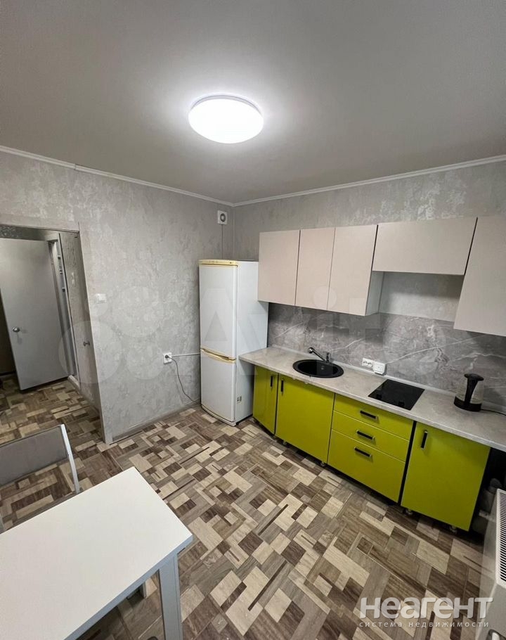 Сдается 1-комнатная квартира, 39 м²