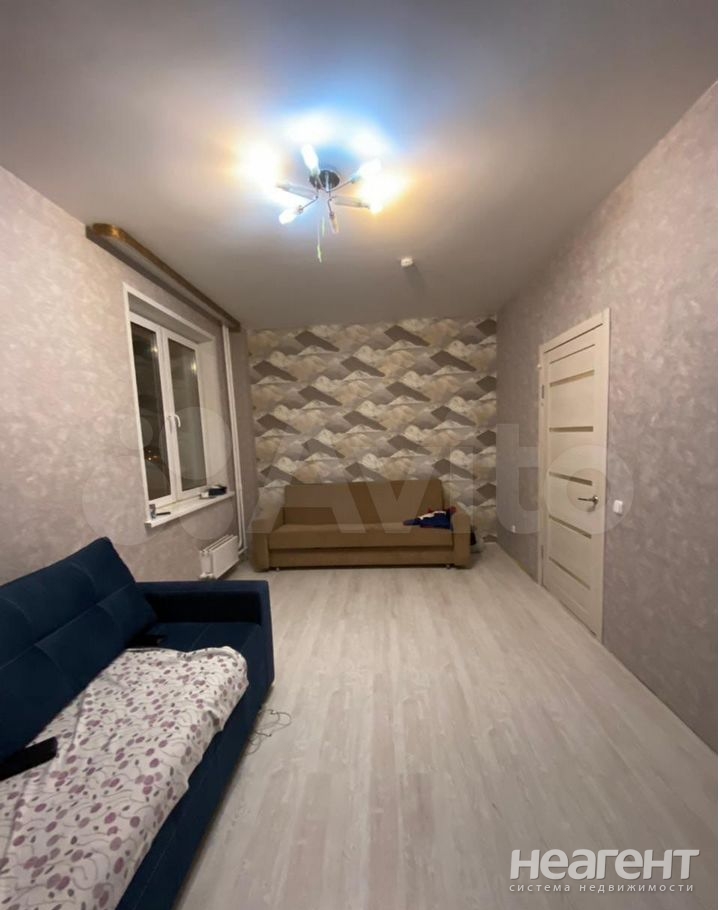 Продается 1-комнатная квартира, 35 м²